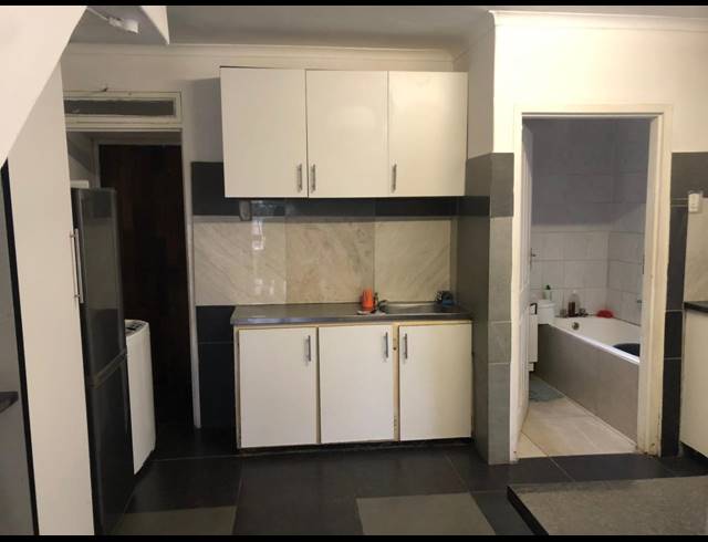 3 BEDROOM FREEHOLD RENTED IN NEWLANDS EAST